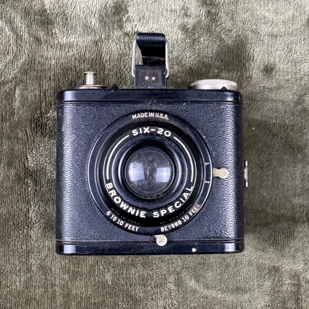 Vintage Kodak Brownie Special Six-20‎ Box Camera Art Deco USA SX-20 Antique